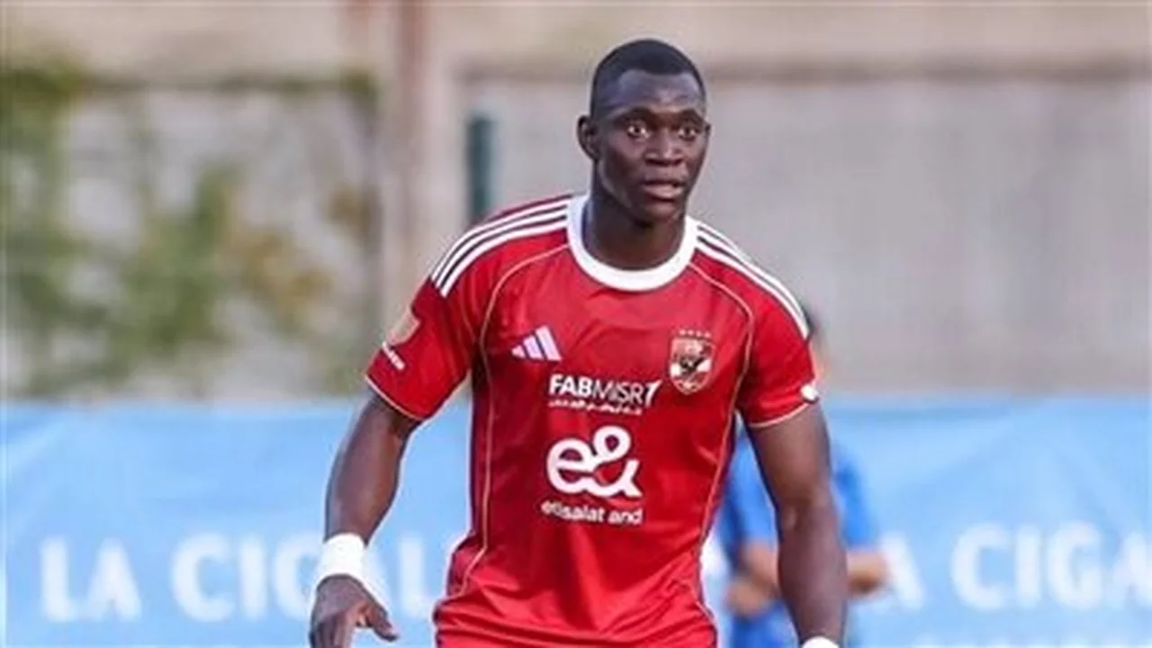 أليو ديانج وقّع عقود انتقاله لفالنسيا الإسباني لمدة 3 سنوات